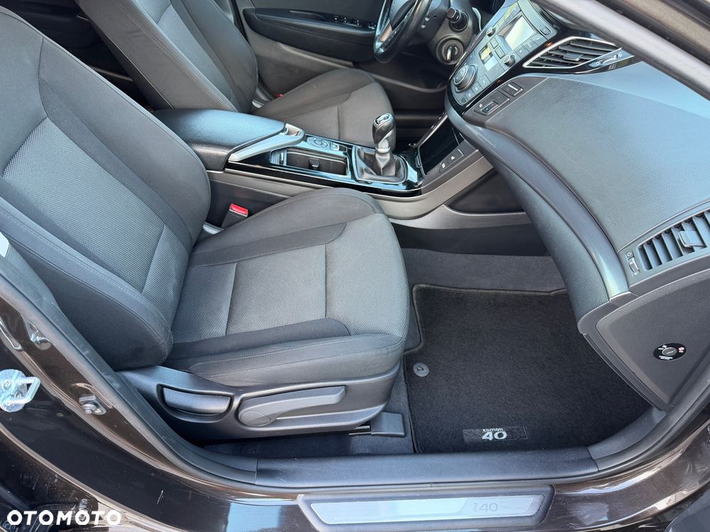 Hyundai i40 Kombi 1.7 CRDi Premium - 19