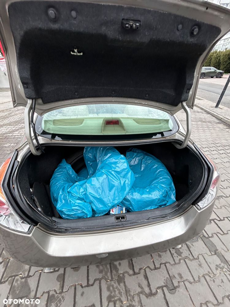 Nissan Altima - 6