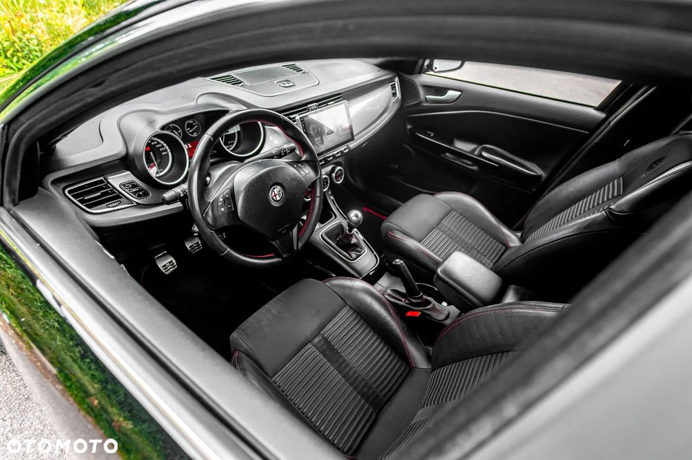 Alfa Romeo Giulietta 1.8 TBi 16V Quadrifoglio Verde - 30