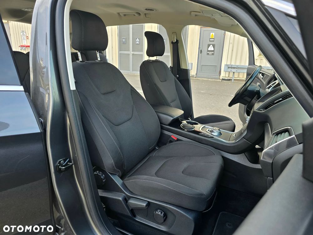 Ford S-Max 2.0 EcoBlue Titanium - 26