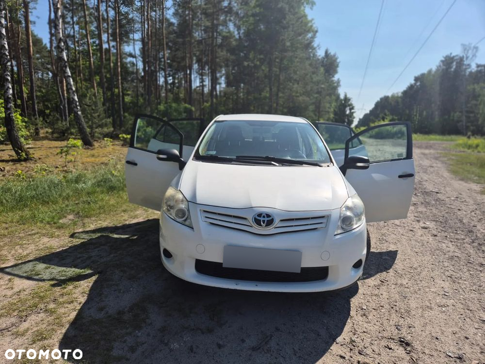 Toyota Auris 1.4 D-4D Luna EU5 - 4