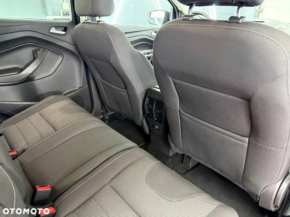 Ford Kuga 1.5 EcoBoost 2x4 Titanium - 28