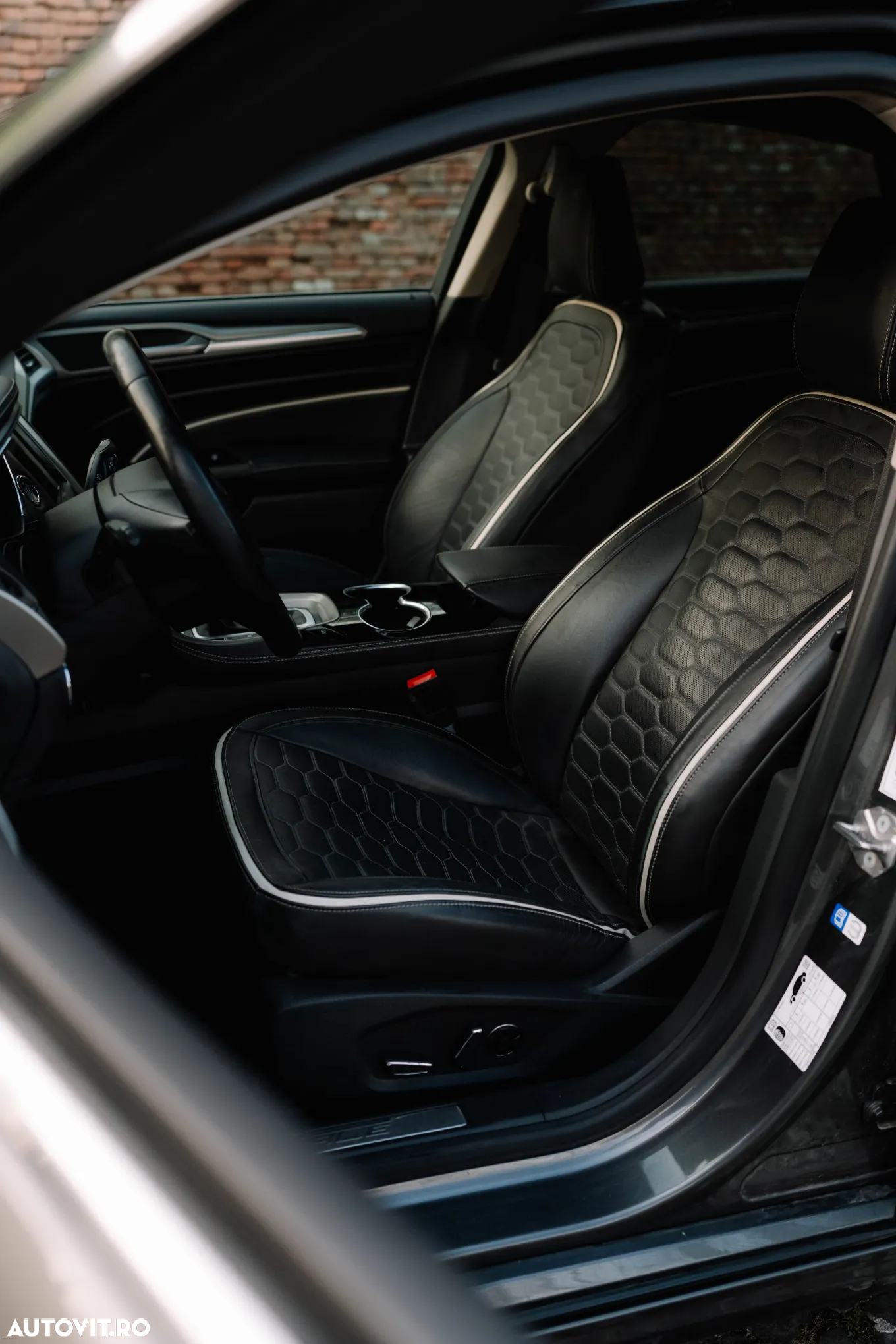 Ford Mondeo - 28