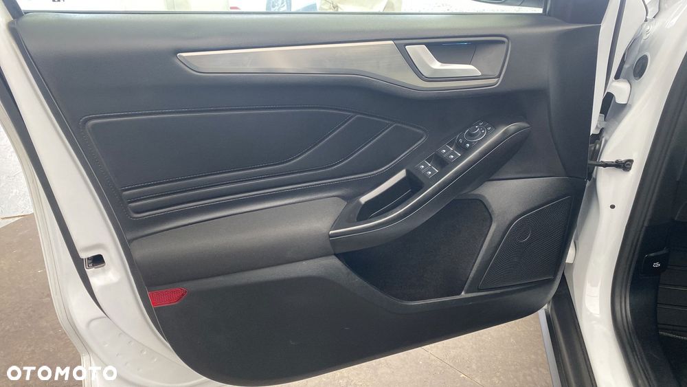 Ford Focus 1.0 EcoBoost mHEV Titanium X - 14