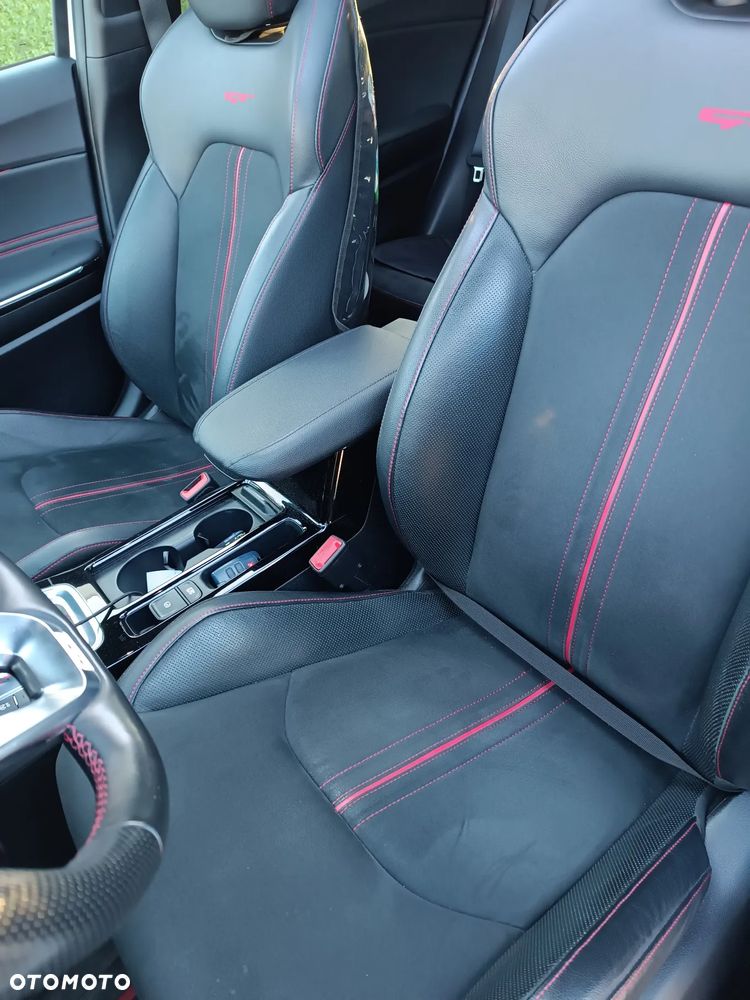 Kia ProCeed 1.6 T-GDI GT DCT - 29