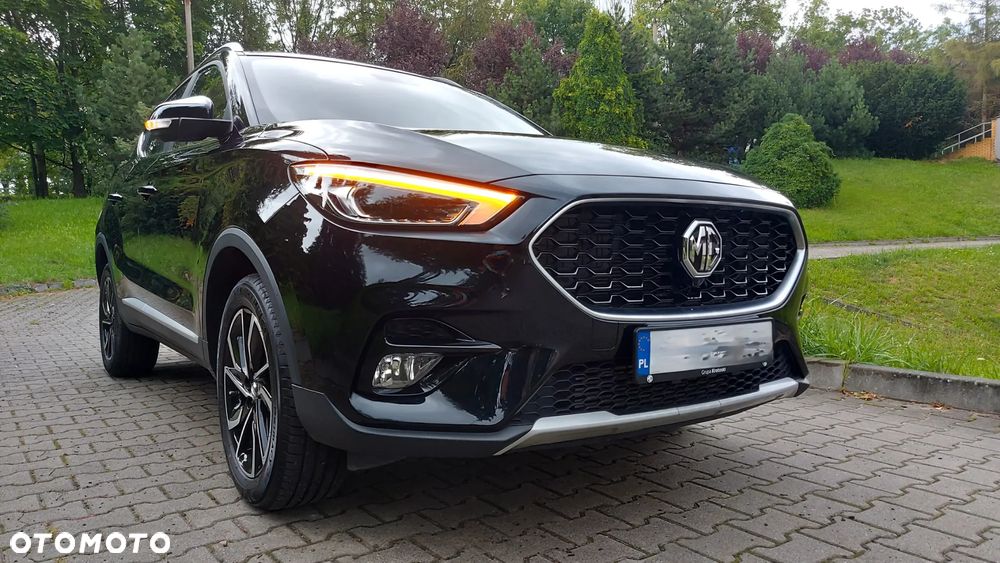 MG ZS - 12