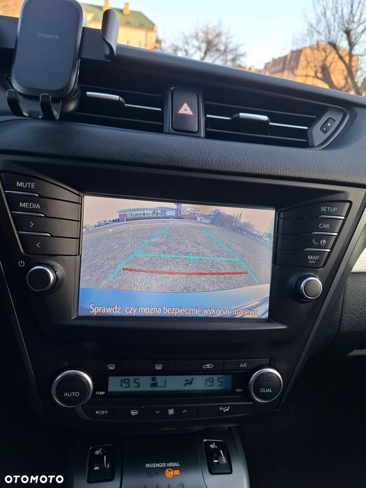 Toyota Avensis 2.0 Prestige MS - 12