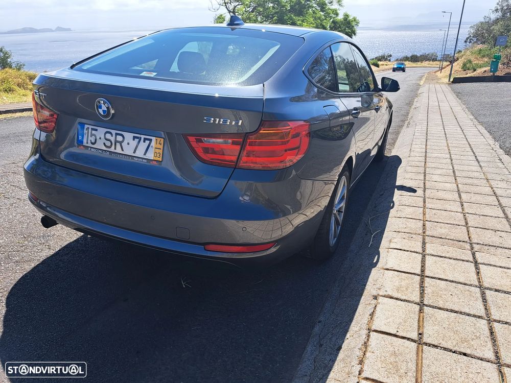 BMW 318 Gran Turismo d Sport Line - 7