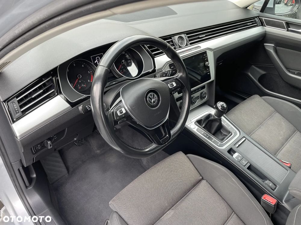 Volkswagen Passat - 22