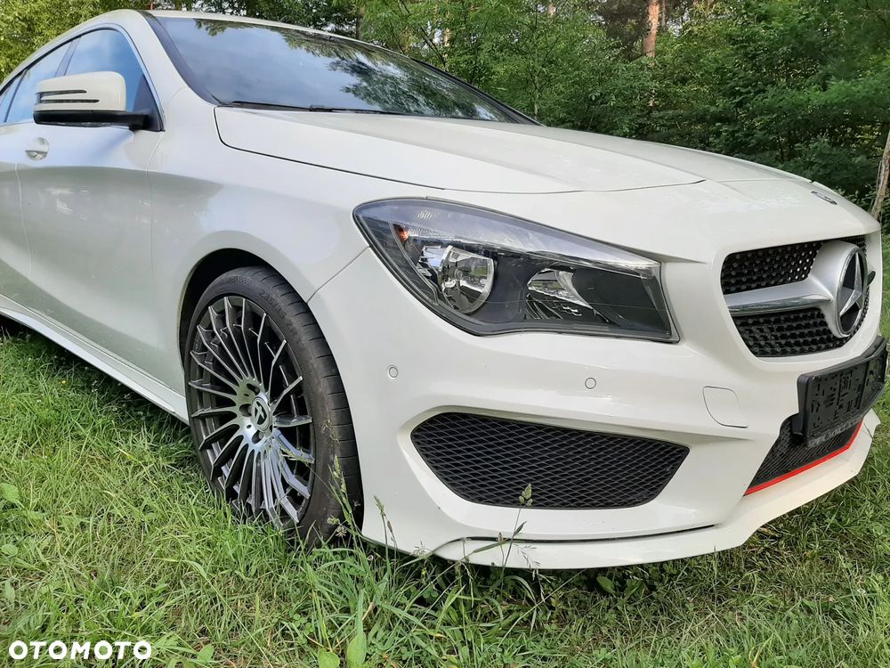 Mercedes-Benz CLA Shooting Brake 180 AMG Line - 13