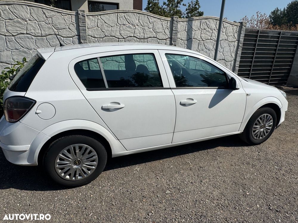 Opel Astra 1.6 Essentia - 2
