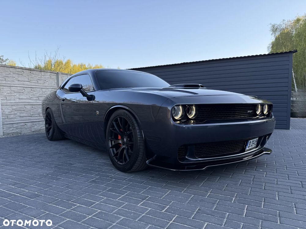 Dodge Challenger - 1