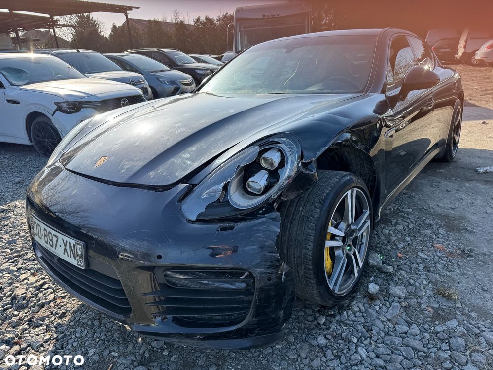 Porsche Panamera GTS - 30