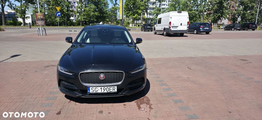 Jaguar XE 2.0 D180 AWD S - 7
