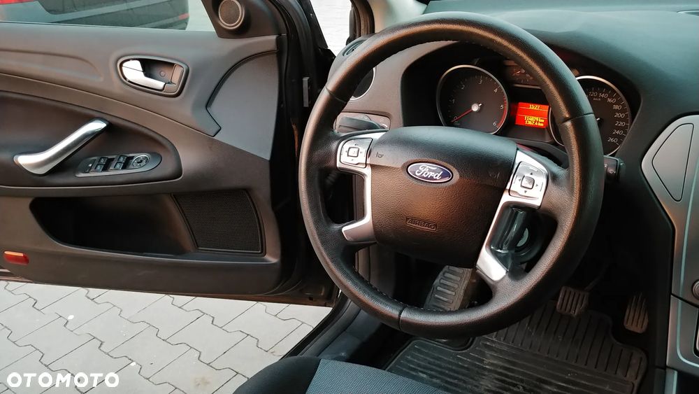 Ford Mondeo 1.8 TDCi Silver X - 11