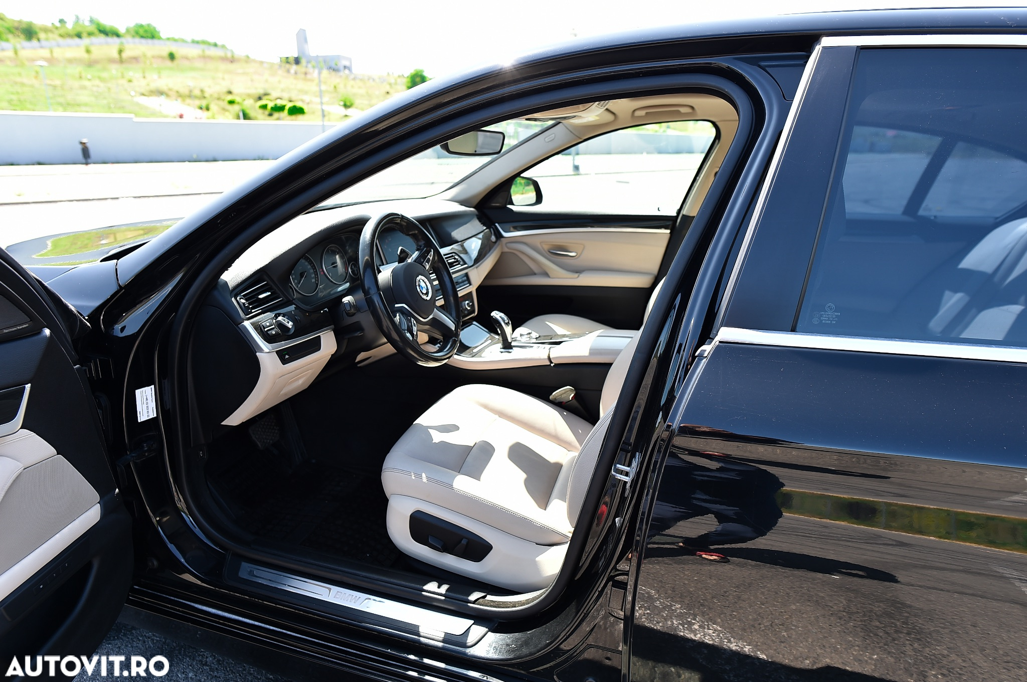 BMW Seria 5 525d Aut. Luxury Line - 4
