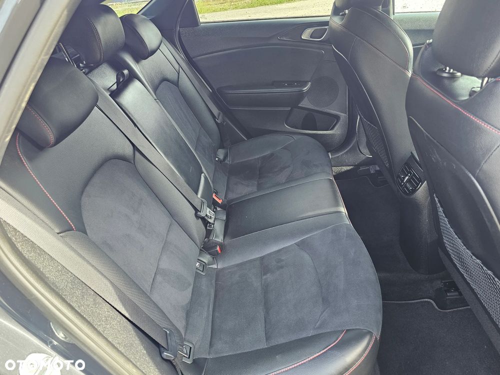 Kia ProCeed 1.6 T-GDI DCT7 OPF GT - 22