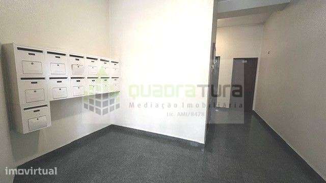 Apartamento T2+1 | Boavista | junto à Rotunda | Totalmente restaurado - Grande imagem: 3/9