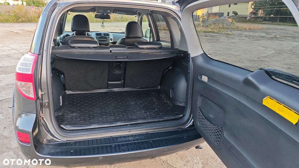 Toyota RAV4 - 23