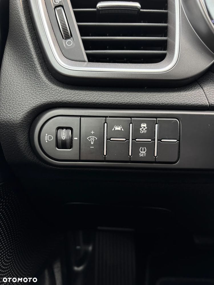 Kia XCeed 1.4 T-GDI M DCT - 24