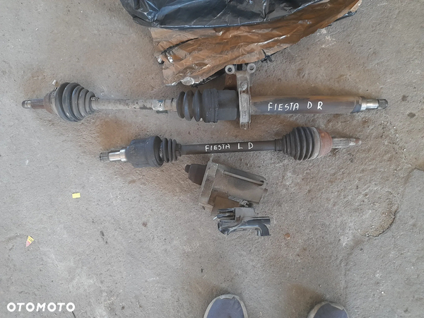 PÓŁOŚKA PÓŁOŚ LEWA PRAWA FIESTA MK6 1,4 TDCI