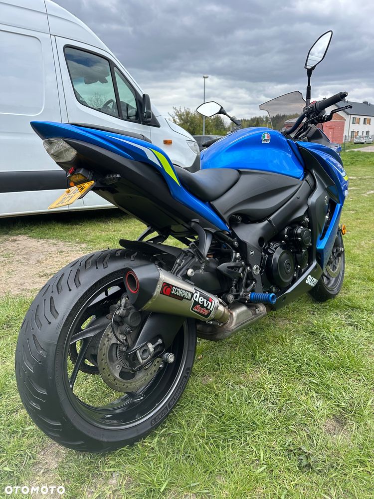 Suzuki GSX 1000 - 4