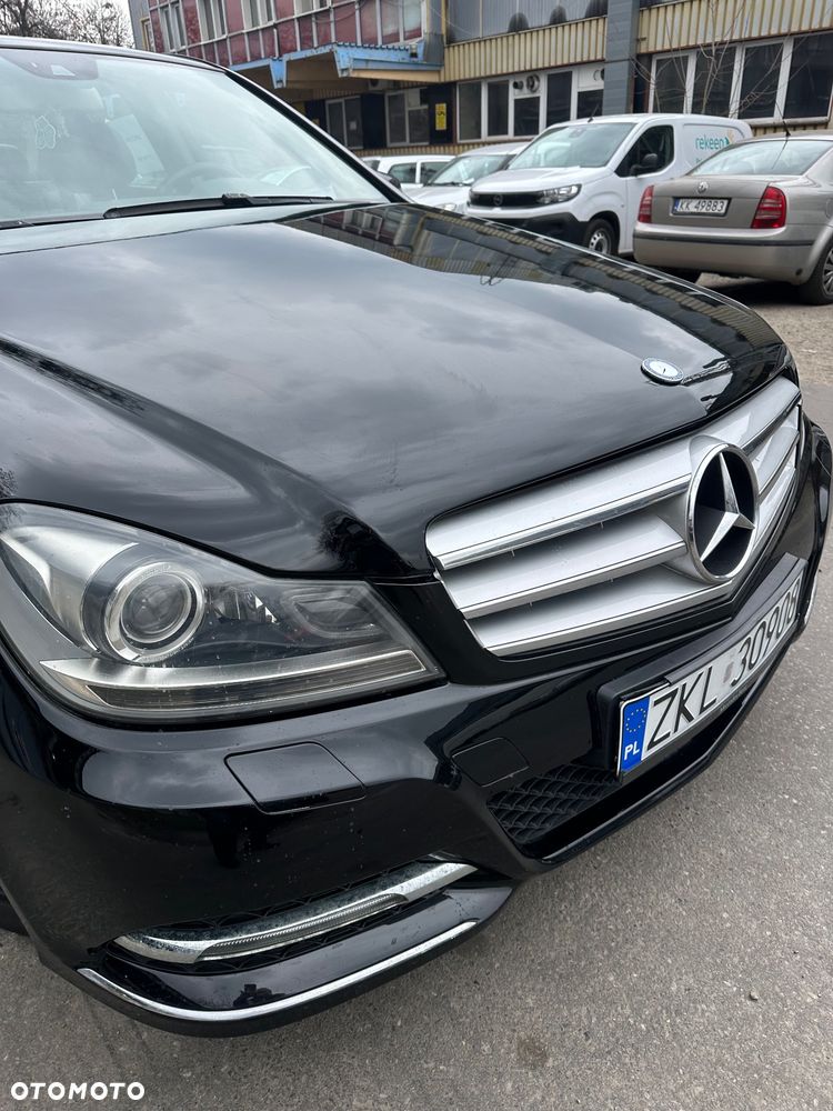 Mercedes-Benz Klasa C 200 CGI BlueEFFICIENCY Avantgarde - 2