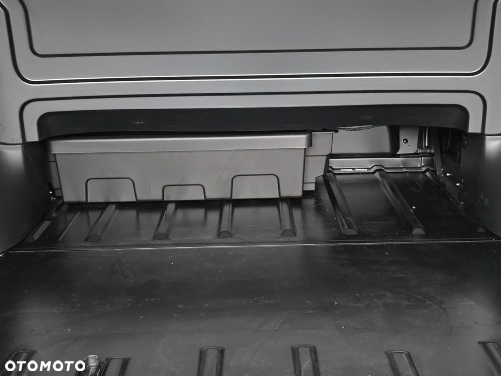 Fiat Scudo 2.2 MJ XL 3,1t (brygadówka) - 16