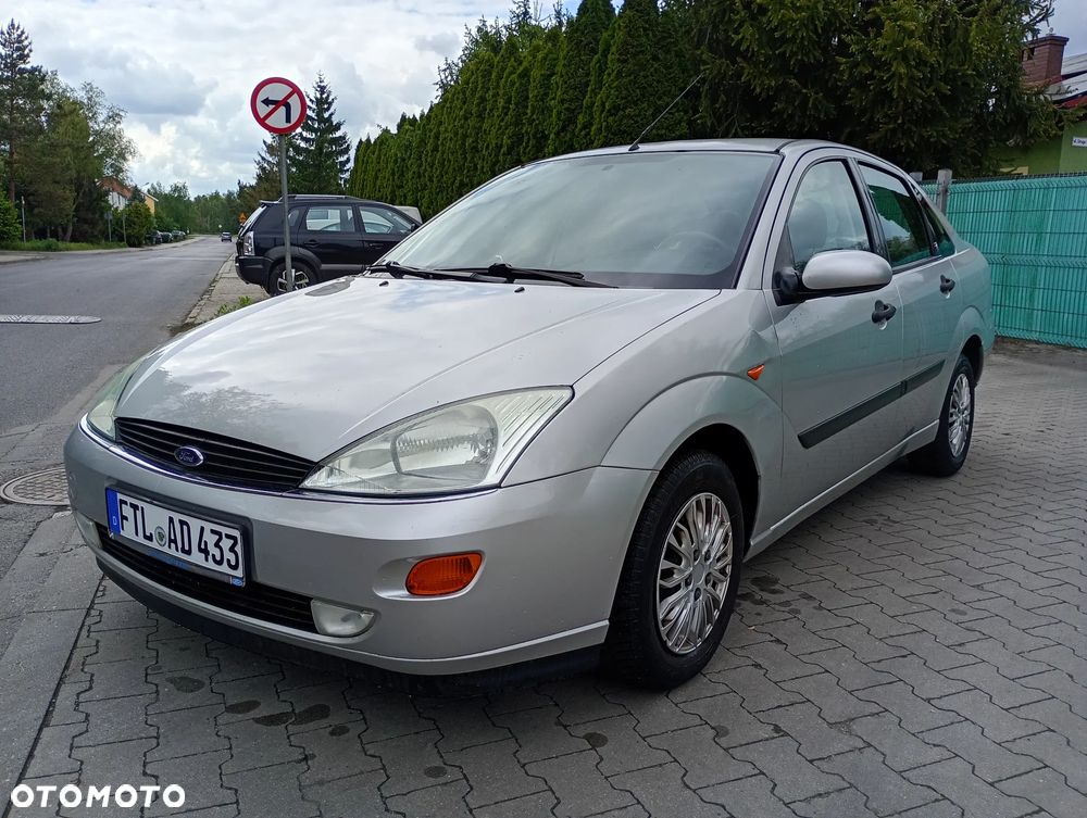 Ford Focus Ghia - 1