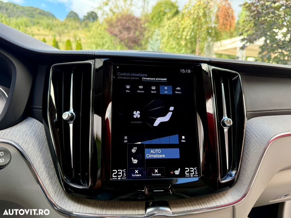 Volvo XC 60 T8 Twin Engine AWD Geartronic Inscription - 23