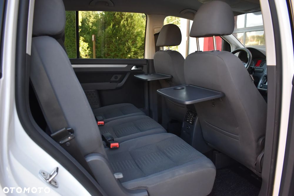 Volkswagen Touran - 16