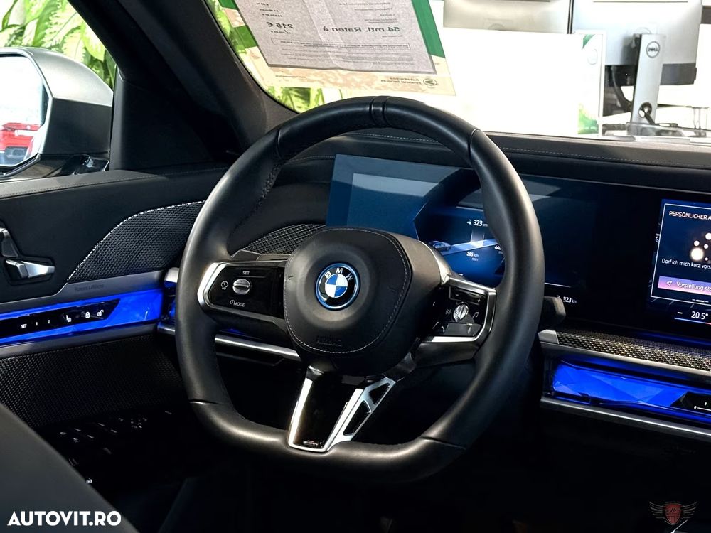 BMW i7 xDrive60 - 12