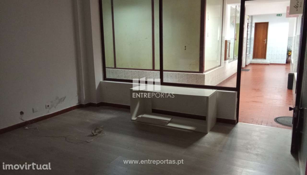 Loja no centro da vila para venda, Vila Praia de Âncora, Caminha - Grande imagem: 3/11