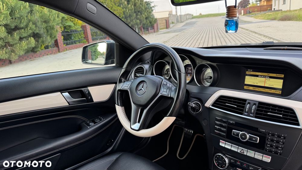 Mercedes-Benz Klasa C 180 BlueEFFICIENCY - 26