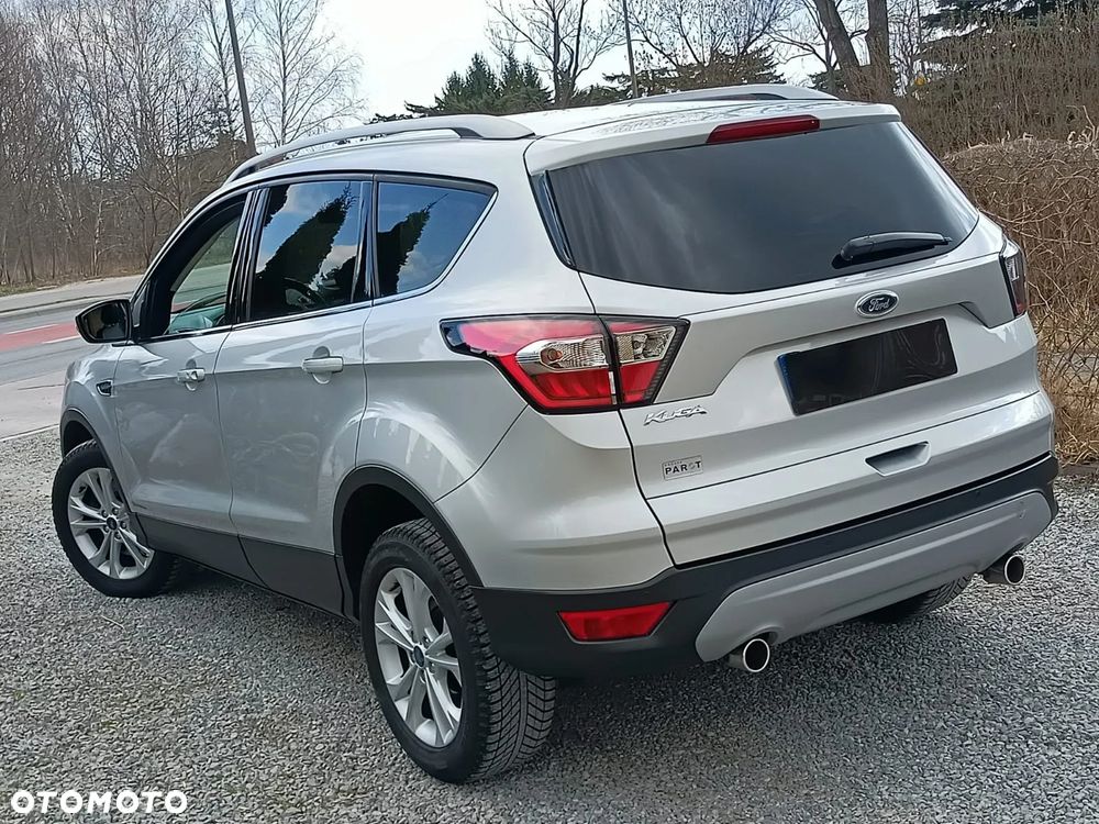 Ford Kuga 2.0 TDCi 2x4 Titanium - 10