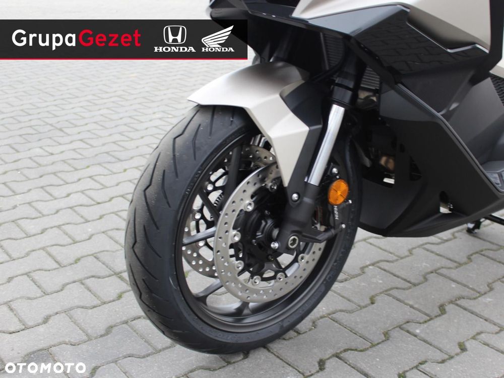 Honda NSS - 9