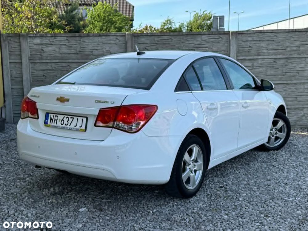 Chevrolet Cruze 1.8 LT+ - 10
