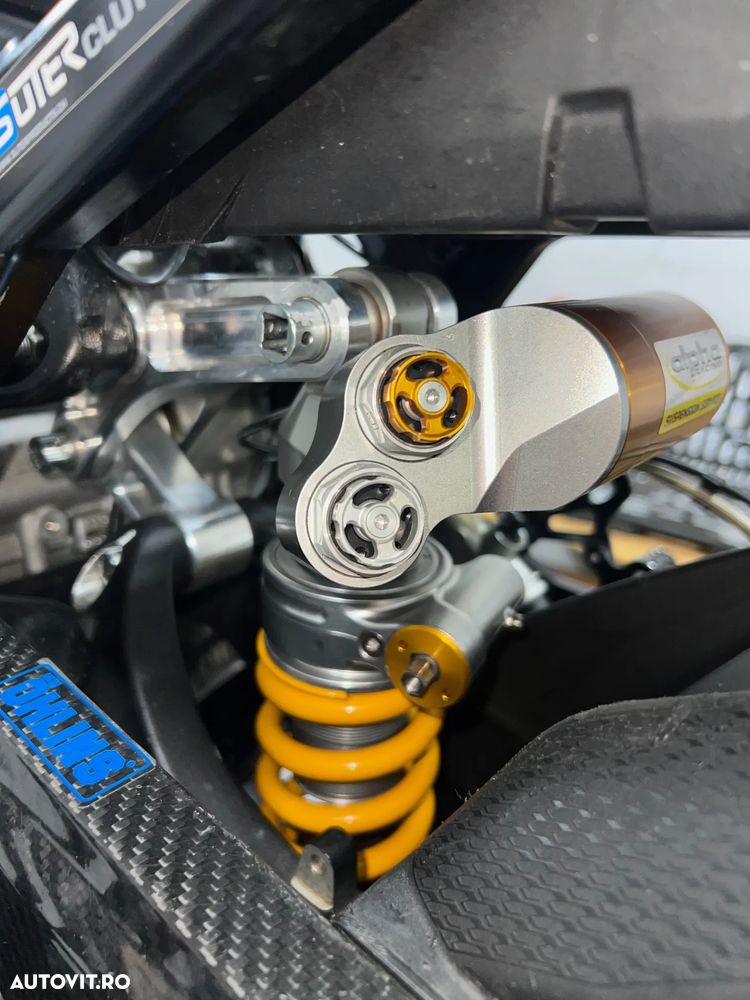 BMW M 1000RR - 8
