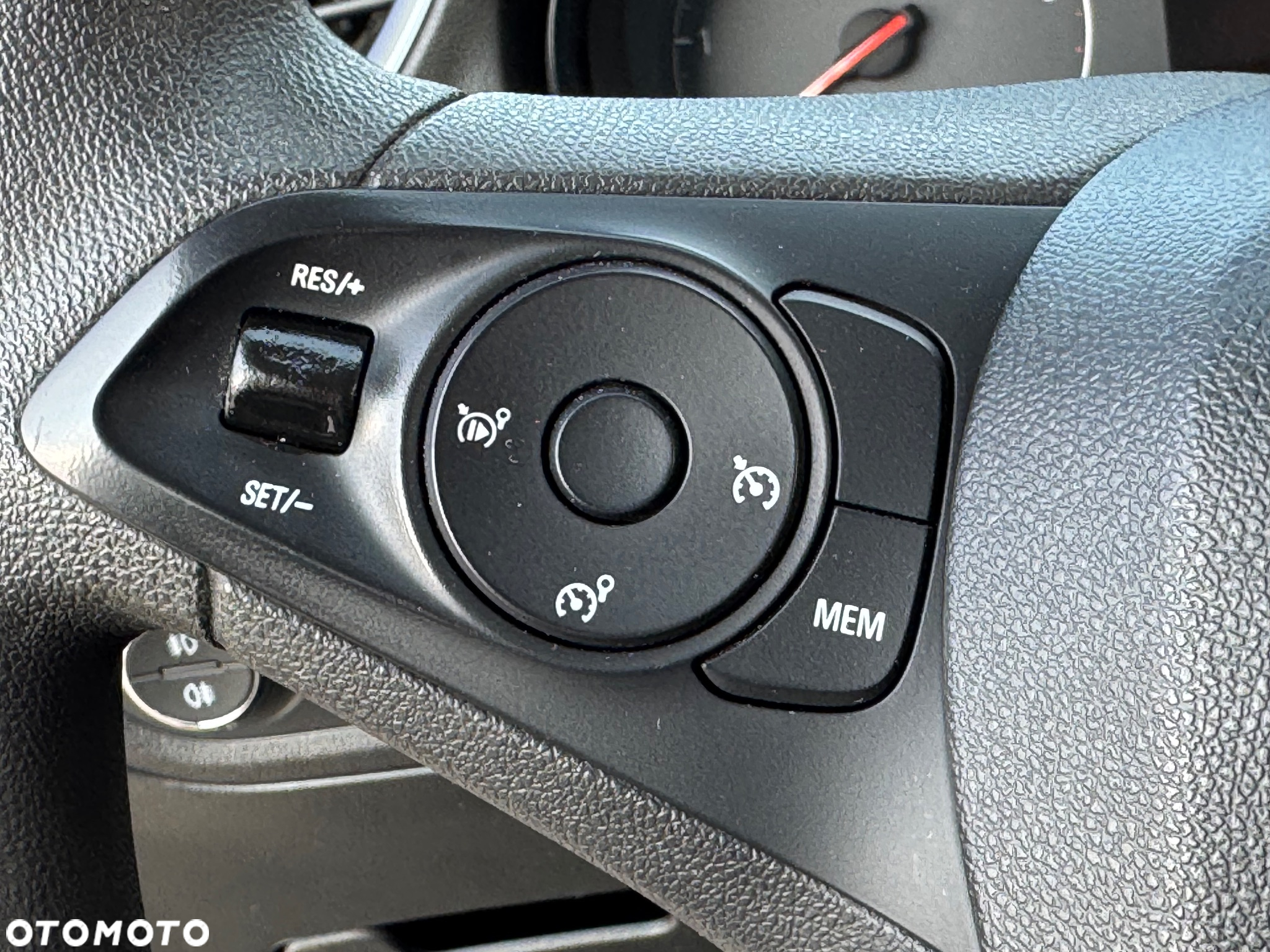 Opel Grandland X 1.6 CDTI Enjoy S&S - 28