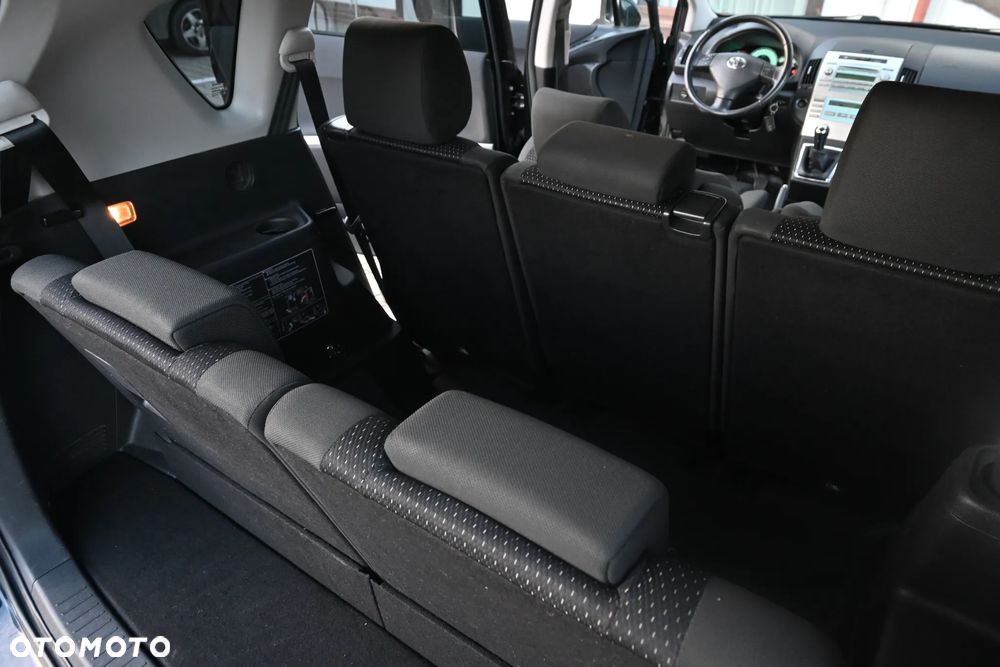 Toyota Corolla Verso 1.8 Sol + 7os - 34