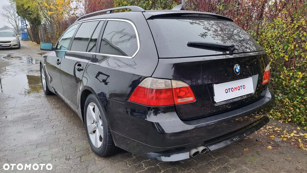 BMW Seria 5 525d - 25