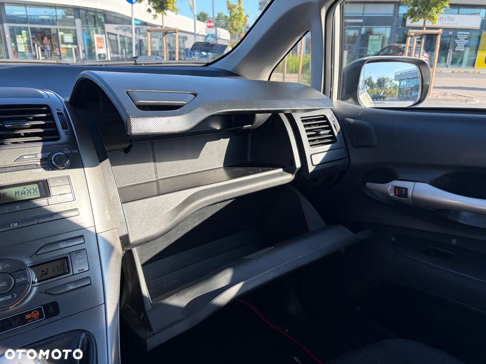Toyota Auris 1.6 VVT-i Executive - 22
