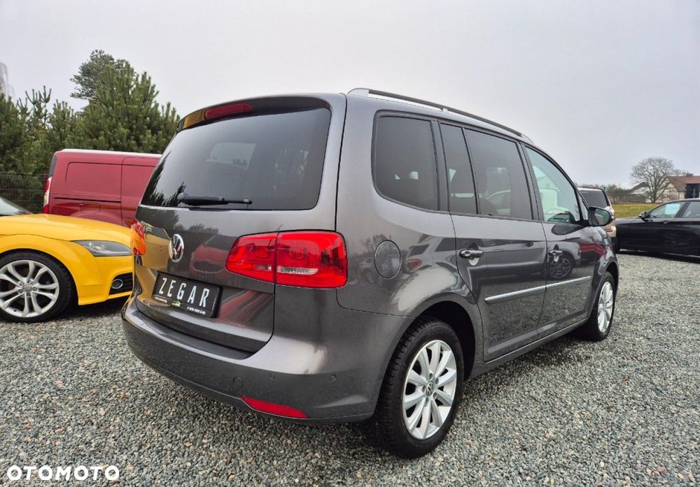 Volkswagen Touran - 4