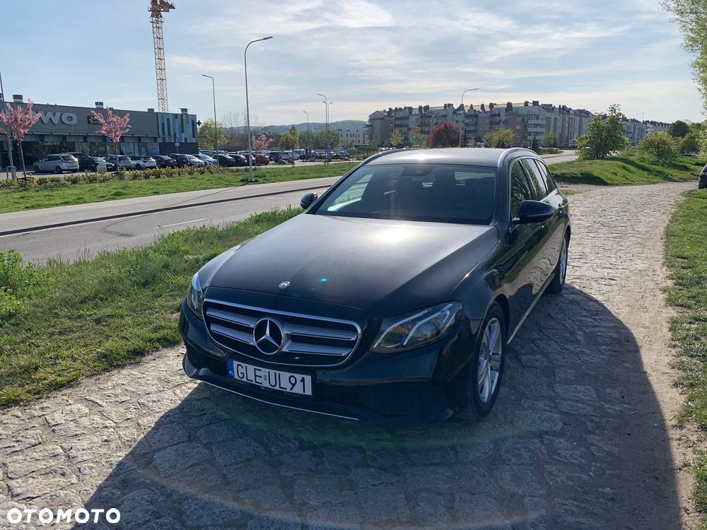 Mercedes-Benz Klasa E 220 d T 9G-TRONIC Exclusive - 1