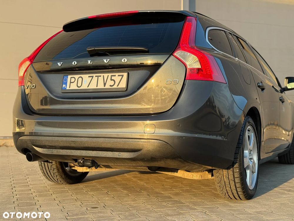 Volvo V60 D3 Geartronic Momentum - 24
