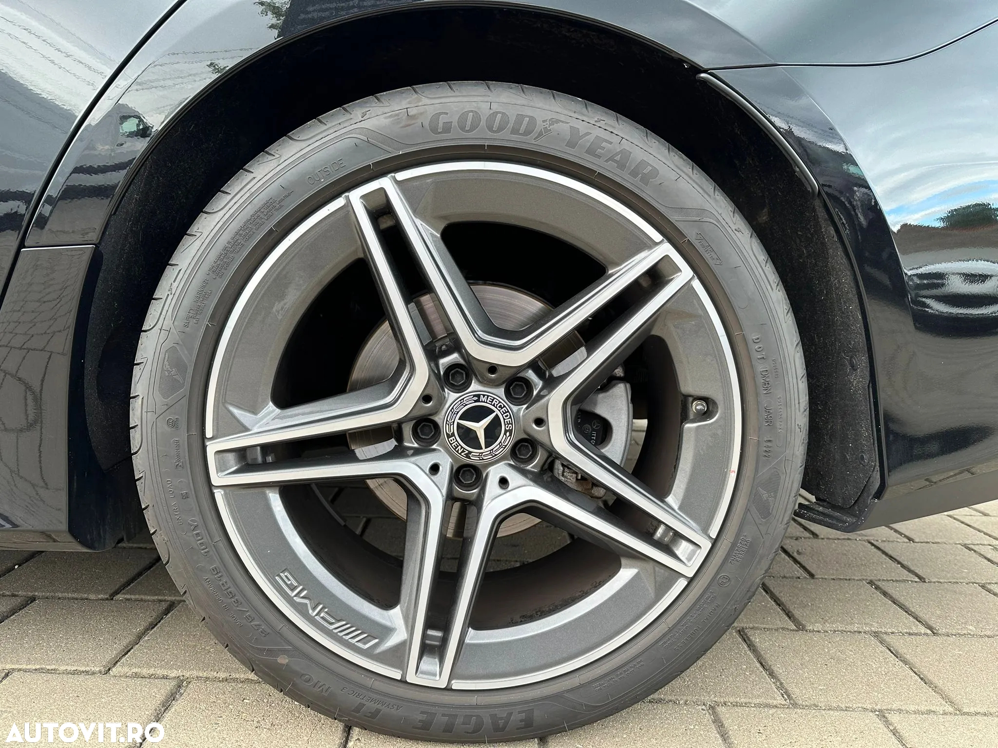 Mercedes-Benz CLS 300 d MHEV 4MATIC Aut - 37