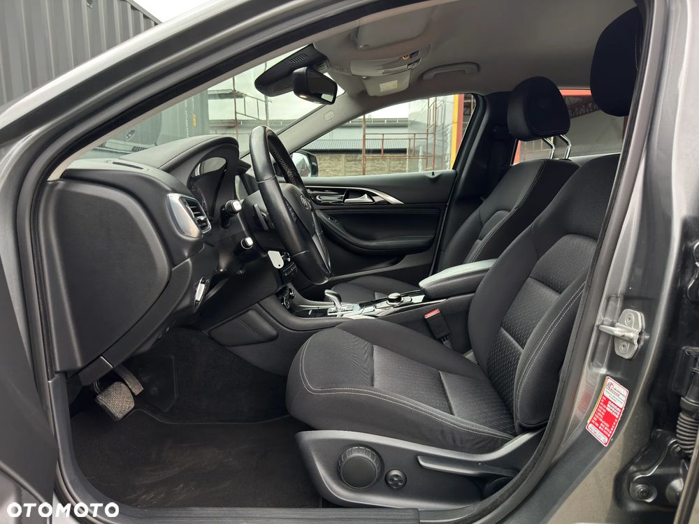 Infiniti Q30 2.2d Sport AWD 7DCT - 16