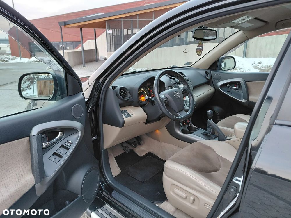 Toyota RAV4 2.2 D-4D 4x4 Sol - 27