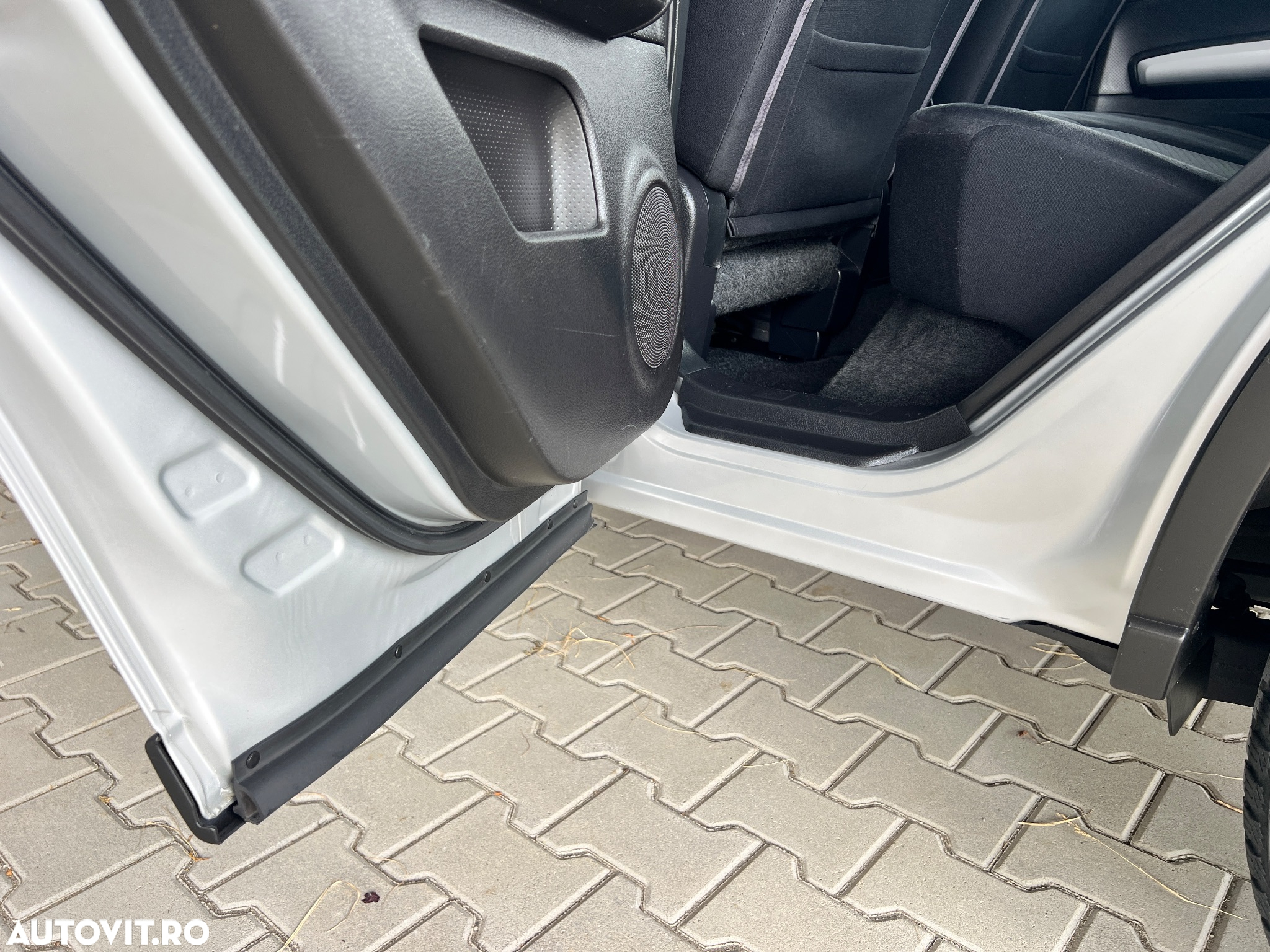 Nissan X-Trail 2.0 dCi 4x4 DPF LE - 11