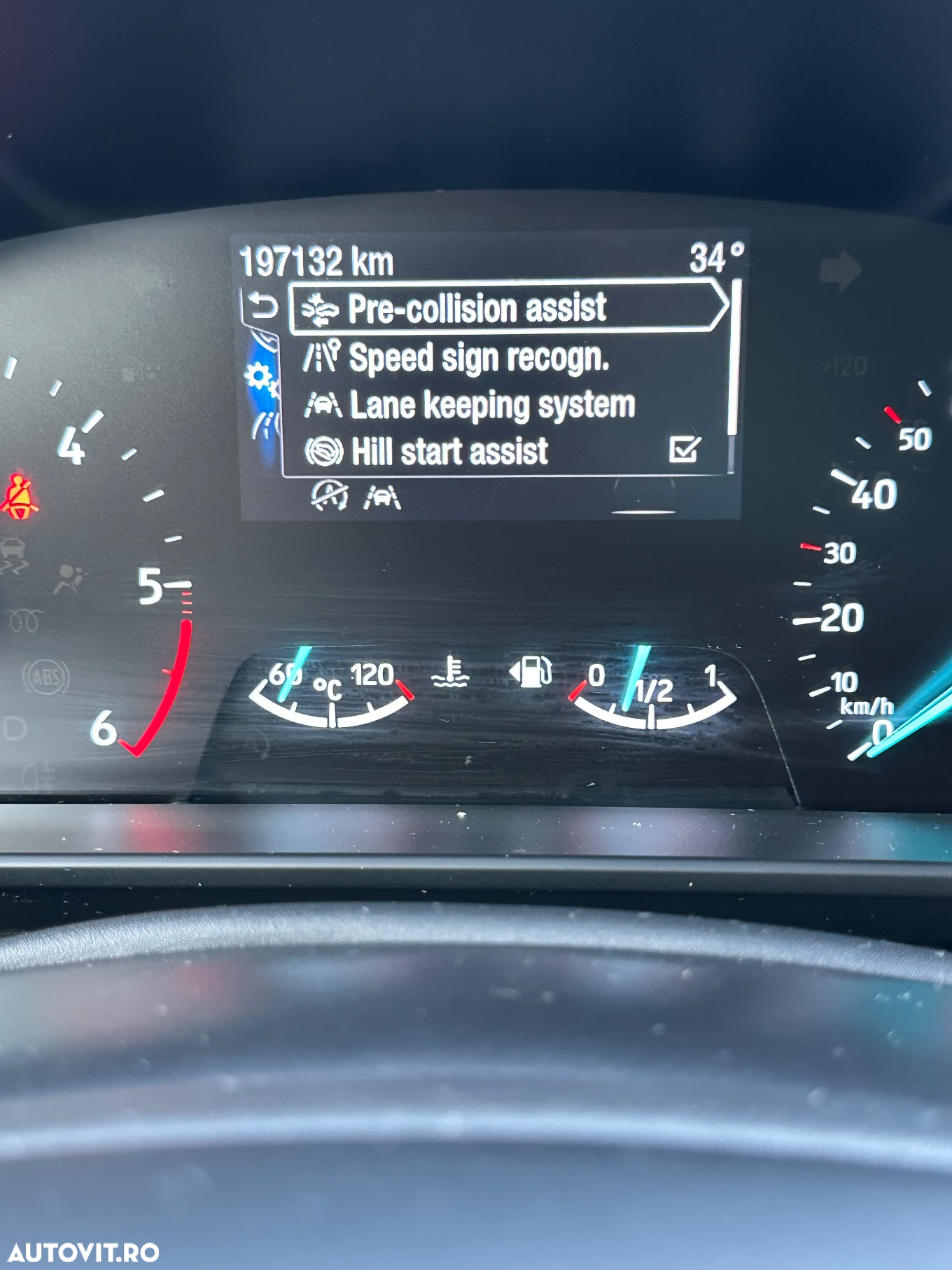 Ford Focus 2.0 EcoBlue Start-Stopp-System TITANIUM - 33